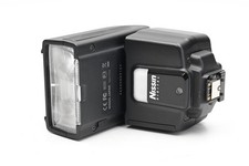 Flash compatto Nissin i40 per