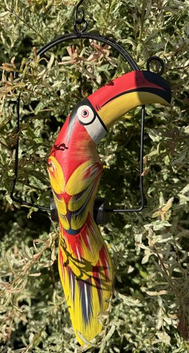 Tucano rosso giallo appeso - tucano,