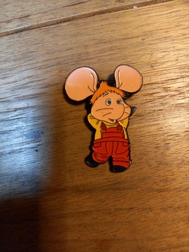 Topo gigio brooch batch - brooch,