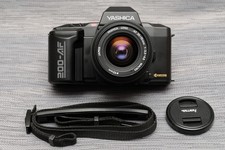 Yashica 200-AF con obiettivo