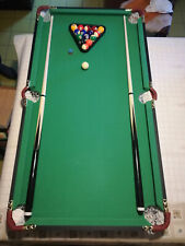 (0) - Biliardino con 2 stecche , palle, triangolo e gessetti