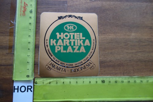 Vecchio adesivo città hotel
