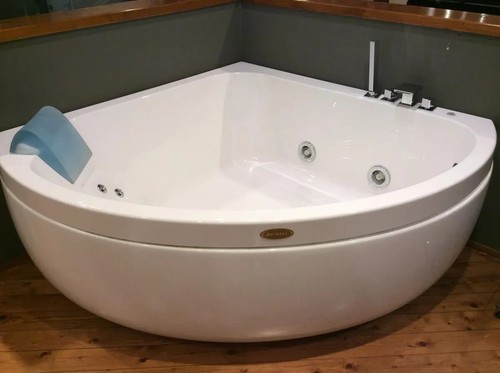 Vasca idromassaggio jacuzzi - idromassaggio,