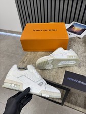 Louis Vuitton 1A8WAX LV
