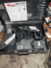 Tassellatore Wurth usato con funzione martello rotante, batterie da sostituire. 