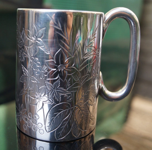 Antica tazza battesimo