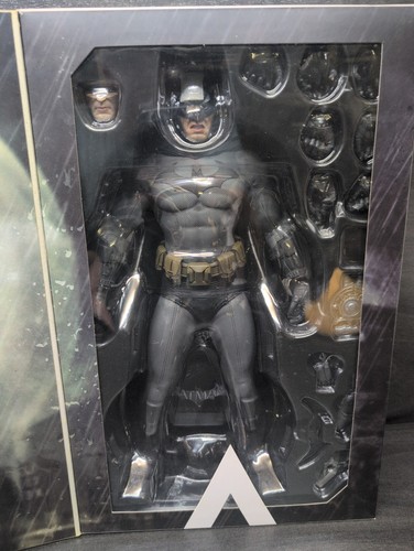 Hot toys modellino batman - hot,