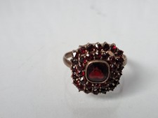 Bel Vecchio Anello Placcato In Oro Con Pietre Di Granato