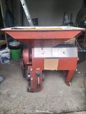 Torchio continuo per uva. In