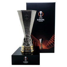 Uefa europa league trofeo - -, su