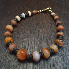 Antico bracciale africano con