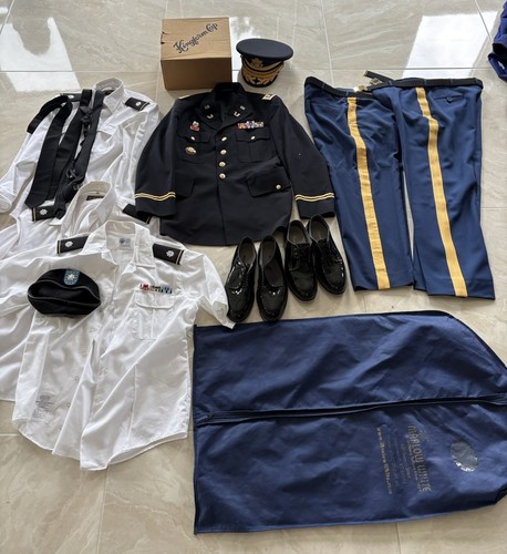 Completo abito uniforme con
