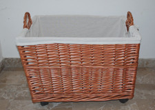 Cesto contenitore porta legna portalegna vimini ruote Misure 65x53x h.54 cm