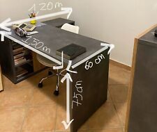 Scrivania angolare con libreria