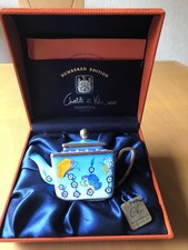 Charlotte di Vita, teiera in