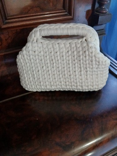 Borsa fatta mano ad - a,