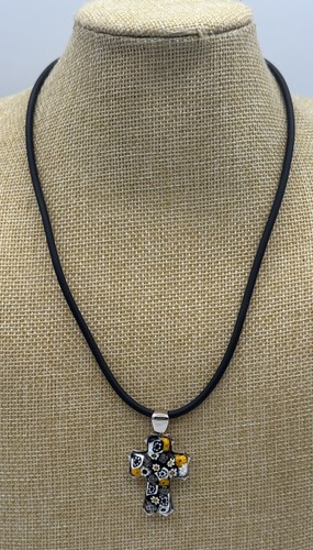 Collana con ciondolo croce - , in