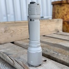 Fenix TK17 - Torcia della