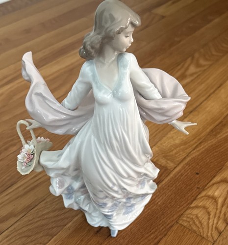 Lladro figurine spring - figurine,,