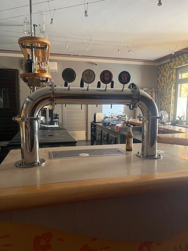 Colonna spillatrice celli con - spillatrice,