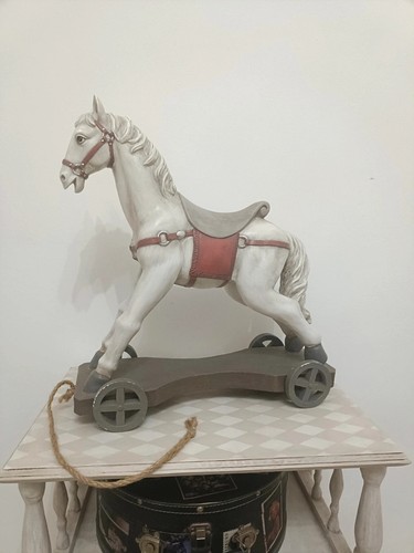 Cavallo dondolo resina - in,