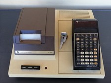 Calcolatrice programmabile Texas Instruments con una stampante PC-100C. Vintage