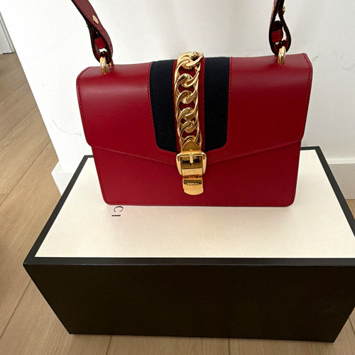 Gucci small calfskin sylvie - small,