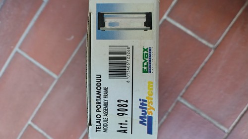 Telaio portamoduli 9082 - telaio,