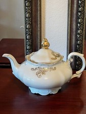 Antique Germán Mitterteich Bavaria #35 TEA POT Cream & Gold 7x7x10"