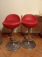 Coppia sgabelli rossi - usati - presentano qualche segno di utilizzo