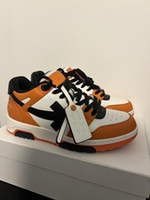 Sneaker fuori ufficio Off