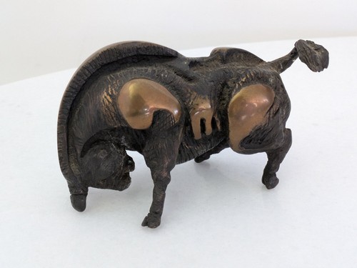 Scultura bronzo toro - in,