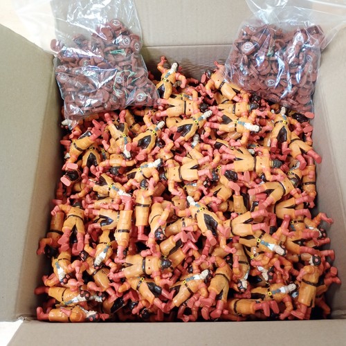 Lot 400 figurines - lot,
