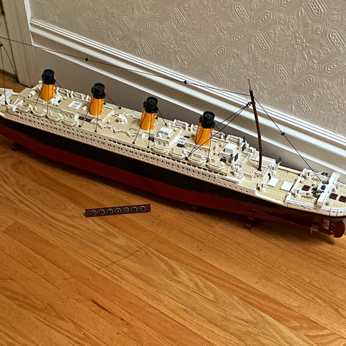 Used lego titanic 10294 comes - used,
