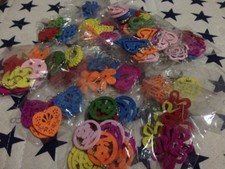 50 paia di orecchini diversi in legno traforato ultraleggeri