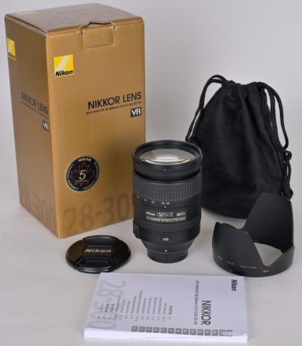 Minty boxed nikon nikkor - minty,