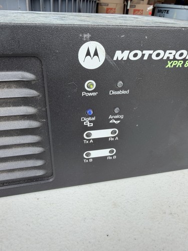 Motorola xpr8400 uhf - motorola,