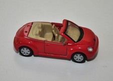 Modello auto Maisto Volkswagen New Beetle rossa scala 1:37 