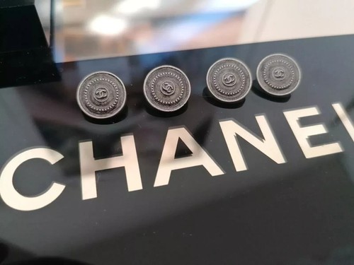Eleganti bottoni chanel rari - eleganti,