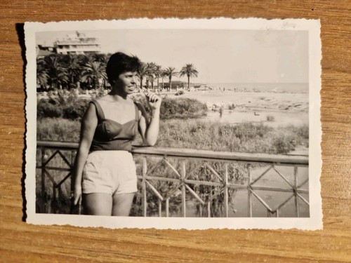 22287 fotografia donna - a.,