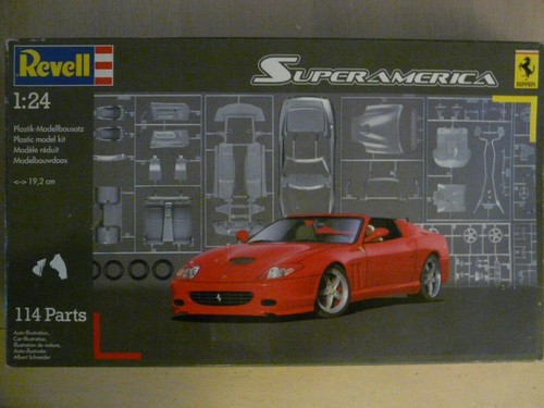 Maquette voiture revell - 1/24,