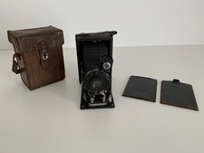 Antica macchina fotografica a