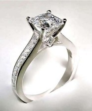 Anello di fidanzamento in oro