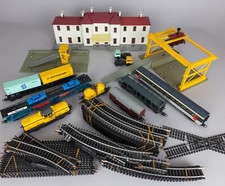 LIMA treno - Lotto 69 pezzi - locomotiva vagone merci terminal stazione binari