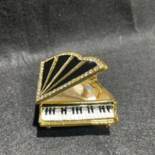 VINTAGE - Ornate Black GRAND