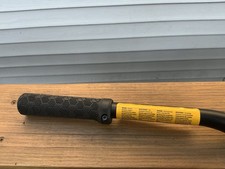 MANUBRIO MTB AVENTON -- DIAMETRO 35MM -- LARGHEZZA 760MM -- RIALZO 30MM -- CON IMPUGNATURE