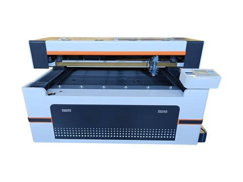 Taglierina laser compensato