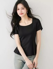 Top Nero Elegante Con Scollo