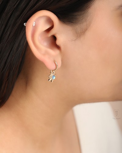 Orecchini huggie sole pendenti - sole,