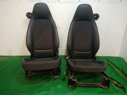 Asiento delantero derecho - delantero,